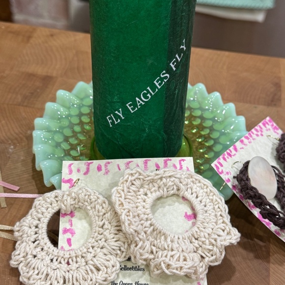 Fly Eagles Fly hand crafted earrings - Picture 12 of 13